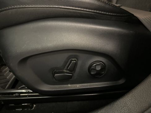 Used 2019 Jeep Compass Latitude w/ Cold Weather Group AWD/4WD image 26