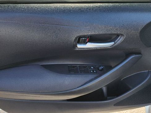 Used 2020 Toyota Corolla LE image 12