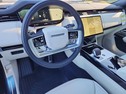 New 2025 Land Rover Range Rover SE image 15