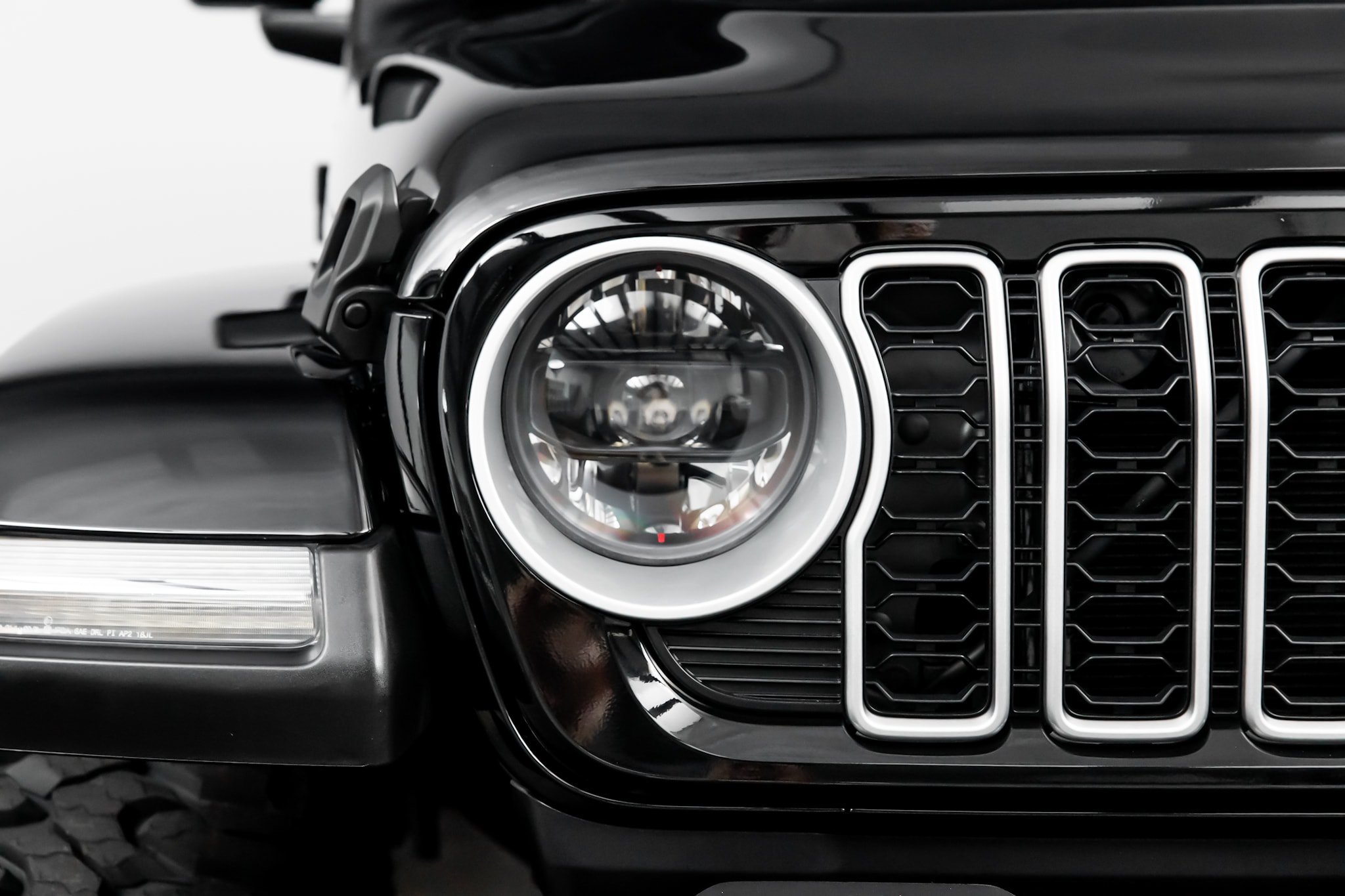 Used 2026 Jeep Wrangler Unlimited Sahara AWD/4WD image 3