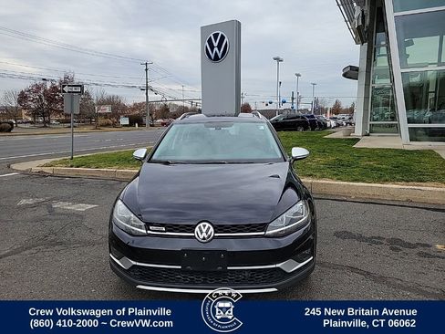 Used 2018 Volkswagen Golf Alltrack SE image 2