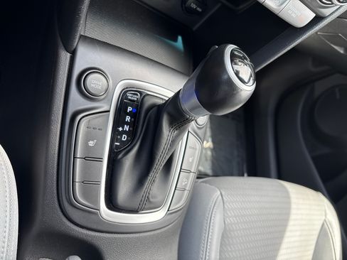 Used 2019 Hyundai Kona Limited AWD/4WD image 32