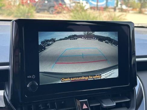 Used 2026 Toyota Corolla Cross LE FWD image 18