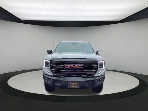 Used 2024 GMC Sierra 1500 AT4X image 3