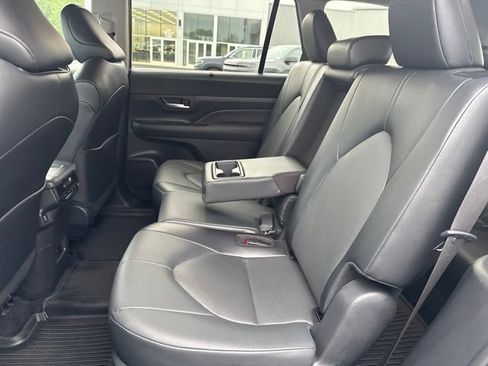 Certified 2024 Toyota Grand Highlander AWD image 34