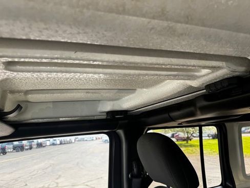 Used 2020 Jeep Wrangler Unlimited Sport S AWD/4WD image 38