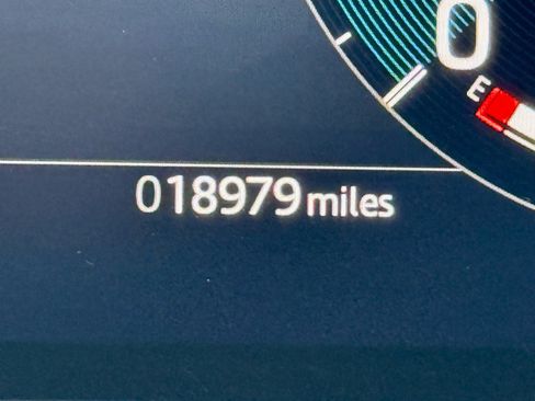 Used 2024 Land Rover Discovery Dynamic SE image 26