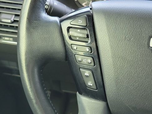 Used 2022 Nissan Armada SL w/ Captain's Chairs Package image 31