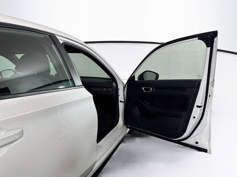 Used 2025 Honda Civic Sport image 30
