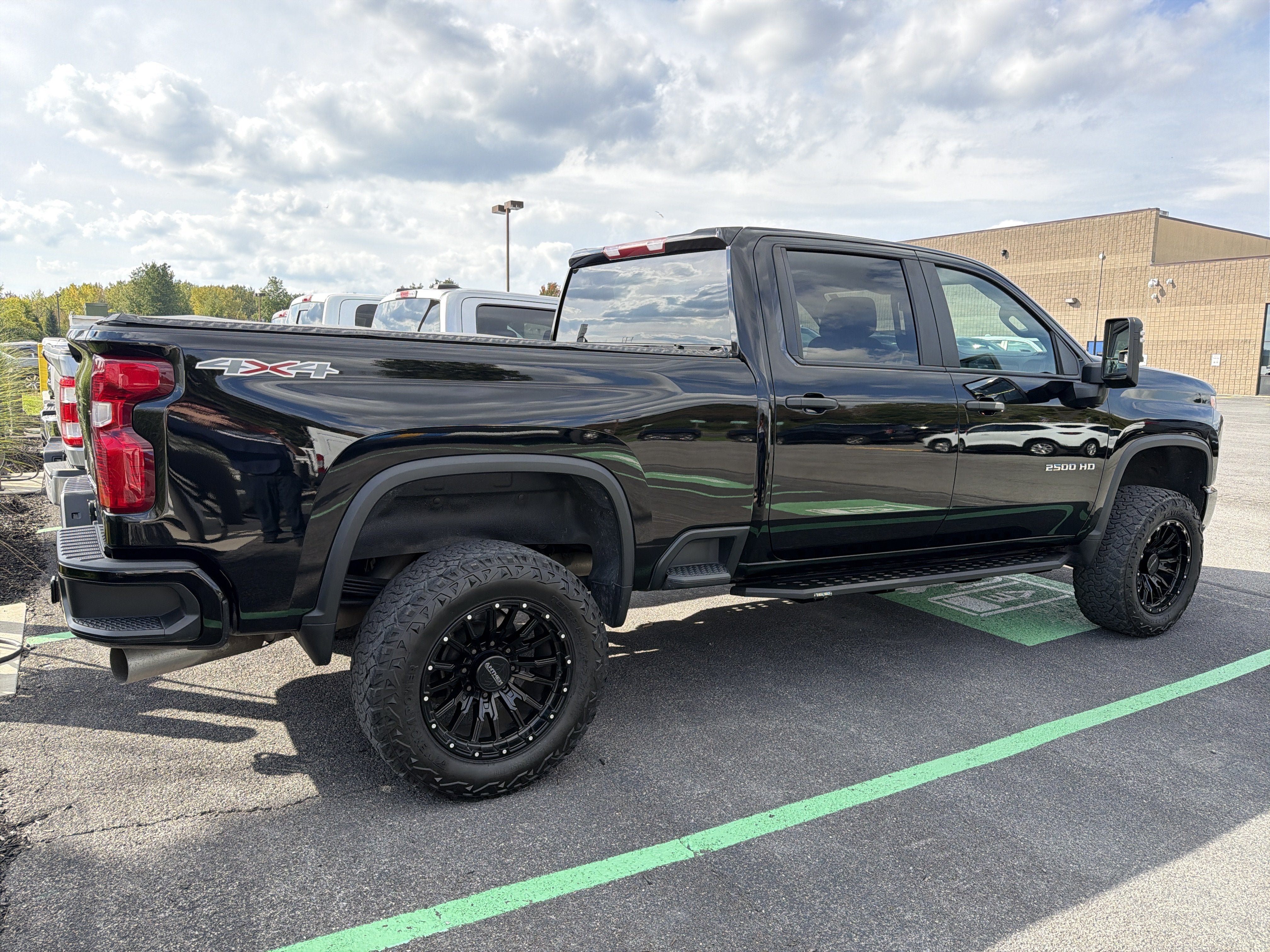 Used 2022 Chevrolet Silverado 2500 Custom w/ Custom Value Package AWD/4WD image 7