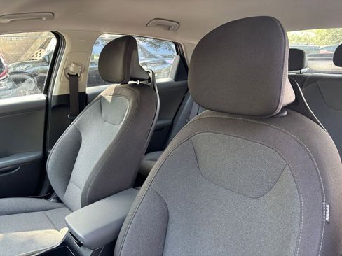 Used 2025 Kia K4 FWD image 36