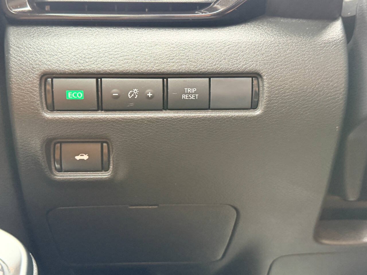 Used 2020 Nissan Sentra SV w/ SV Premium Package FWD image 33