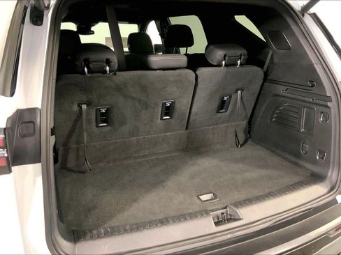 Used 2024 Chevrolet Traverse LT AWD/4WD image 4