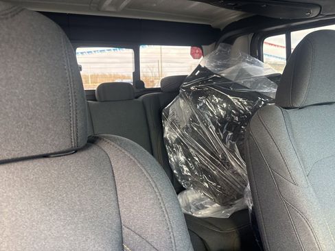 New 2025 Jeep Gladiator Sport image 55