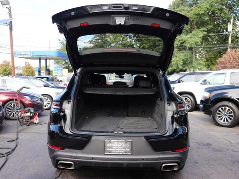 Used 2024 Porsche Cayenne AWD/4WD image 55