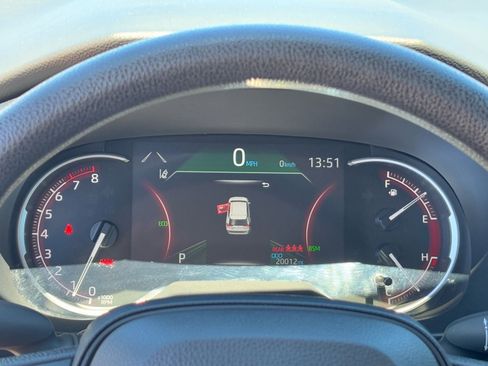 Used 2025 Toyota RAV4 XLE image 21