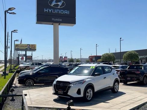 Used 2023 Nissan Kicks S image 39