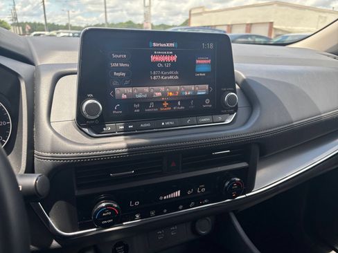 Used 2025 Nissan Rogue SV FWD image 20
