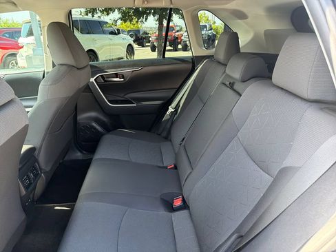 Used 2024 Toyota RAV4 XLE FWD image 34