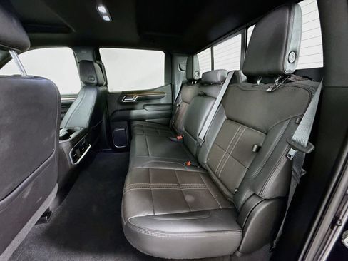 Used 2022 Chevrolet Silverado 1500 High Country w/ Technology Package AWD/4WD image 23
