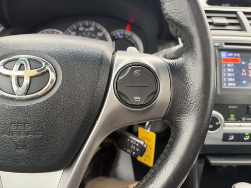 Used 2013 Toyota Camry L image 19