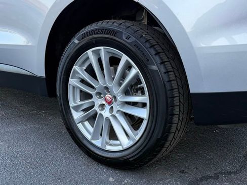 Used 2017 Jaguar F-PACE Prestige image 23