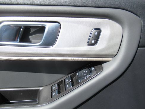 Used 2026 Ford Explorer Active RWD image 21