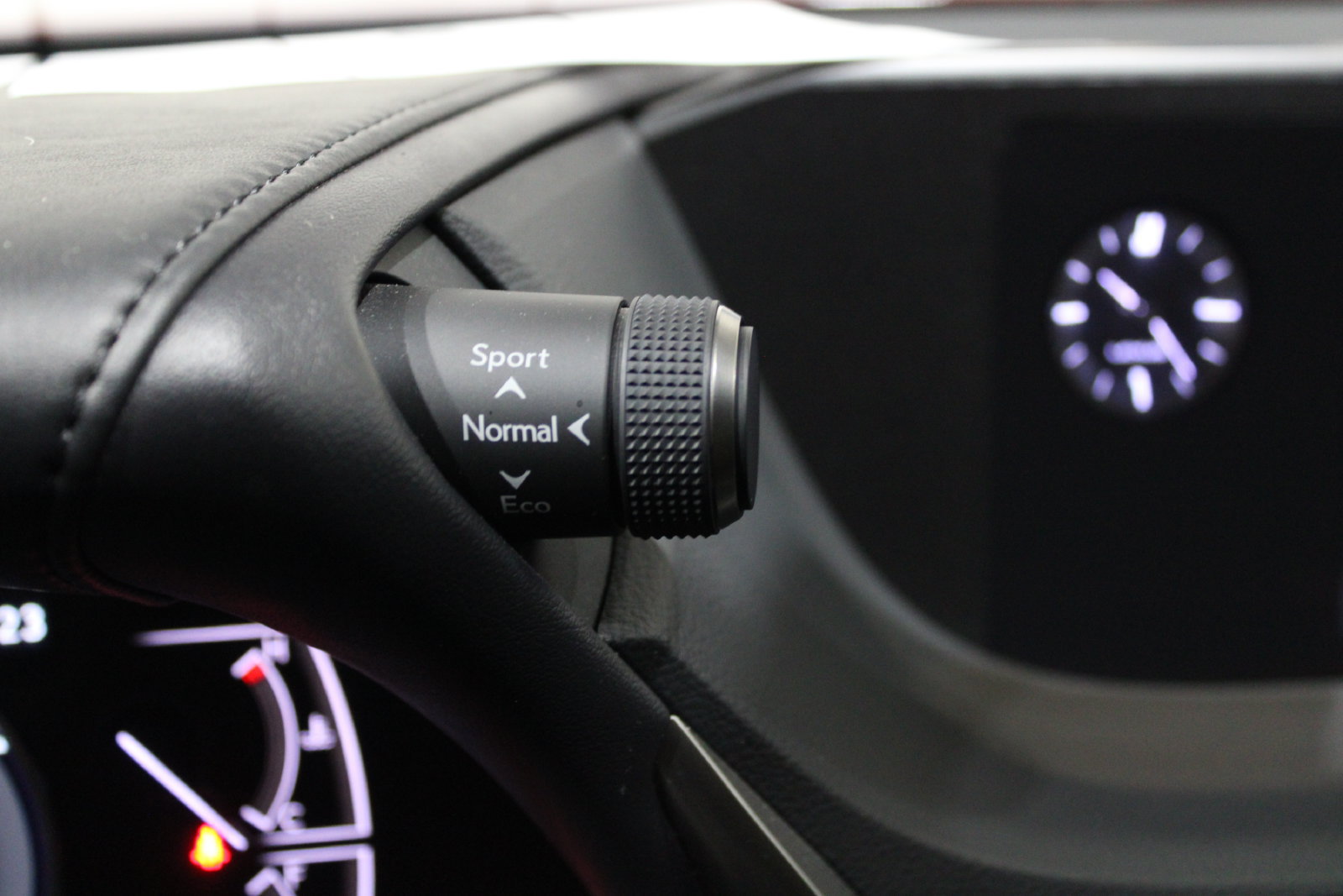 Used 2020 Lexus ES 300h w/ Premium Package FWD image 30