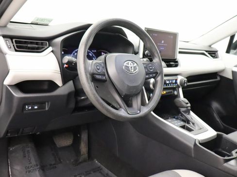 Used 2023 Toyota RAV4 XLE AWD/4WD image 14