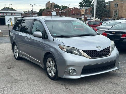 Used 2012 Toyota Sienna SE FWD image 1