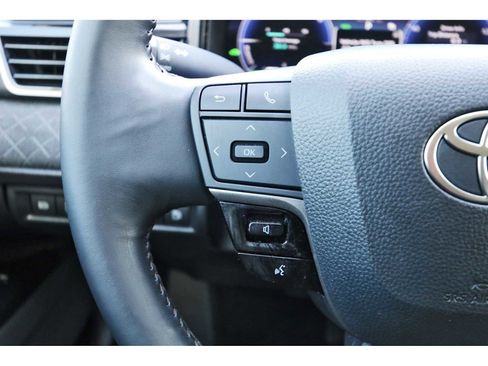 Used 2025 Toyota Camry XLE image 15