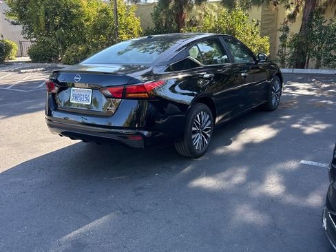 Used 2025 Nissan Altima 2.5 SV AWD/4WD image 6