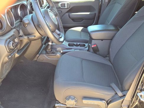 Used 2023 Jeep Wrangler Unlimited w/ Cold Weather Group AWD/4WD image 20