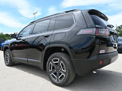 New 2026 Jeep Cherokee Laredo AWD/4WD image 2