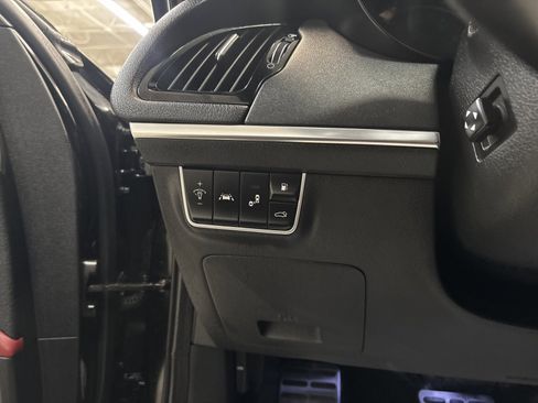 Used 2018 Kia Stinger GT2 image 15