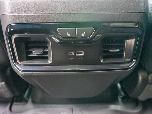 Used 2022 Chevrolet Silverado 1500 ZR2 w/ Technology Package image 13