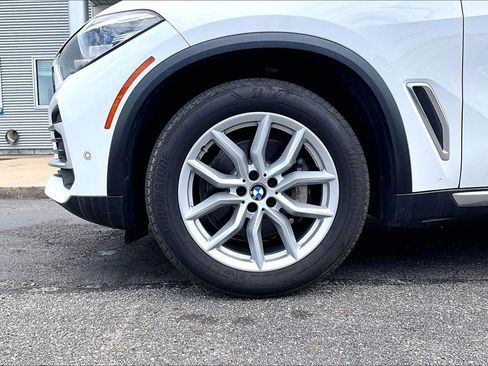 Used 2022 BMW X5 xDrive40i w/ Premium Package AWD/4WD image 4