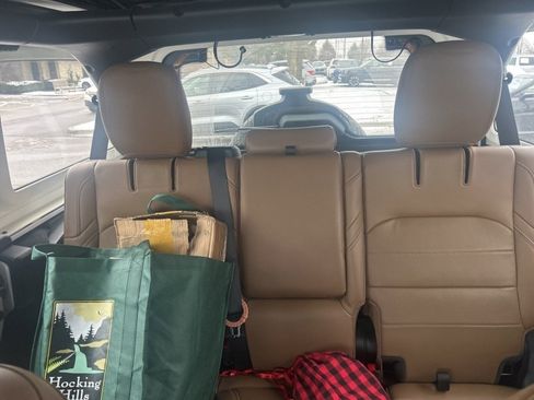 Used 2022 Jeep Wrangler Unlimited Sahara w/ Cold Weather Group image 17