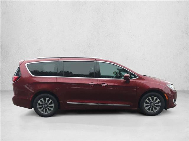 Used 2020 Chrysler Pacifica Touring-L FWD image 4