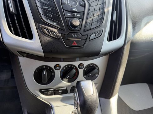 Used 2012 Ford Focus SE FWD image 14
