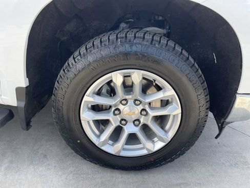 Used 2025 Chevrolet Silverado 1500 LT AWD/4WD image 33