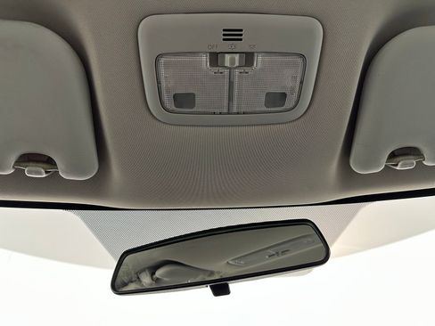 Used 2015 Toyota Corolla LE image 30