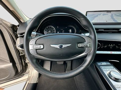 Used 2025 Genesis GV70 2.5T AWD/4WD image 11