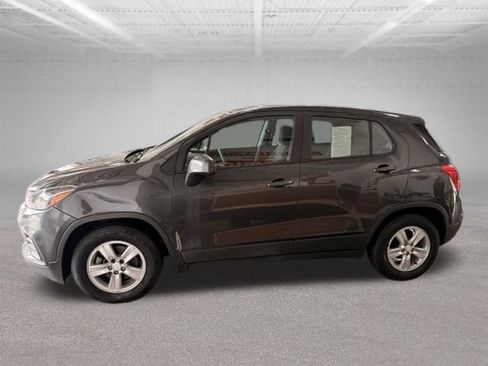 Used 2019 Chevrolet Trax LS FWD image 4