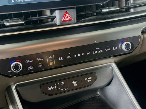 Used 2026 Kia Carnival FWD image 24