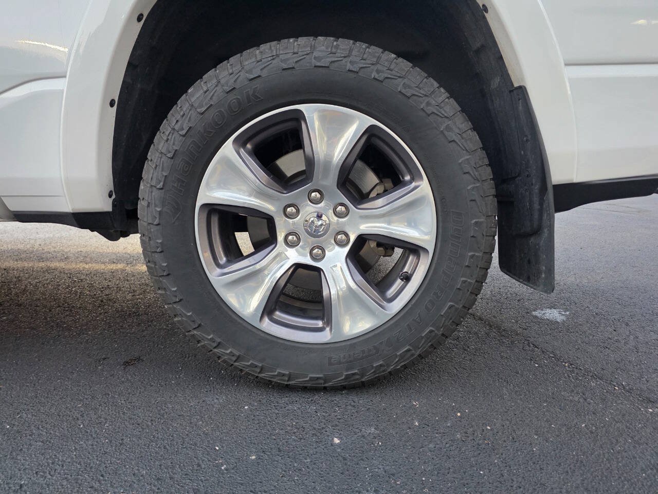 Used 2020 RAM 1500 Laramie AWD/4WD image 7