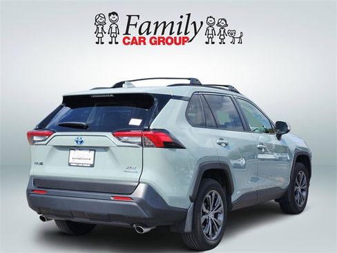 Used 2023 Toyota RAV4 XLE Premium image 4