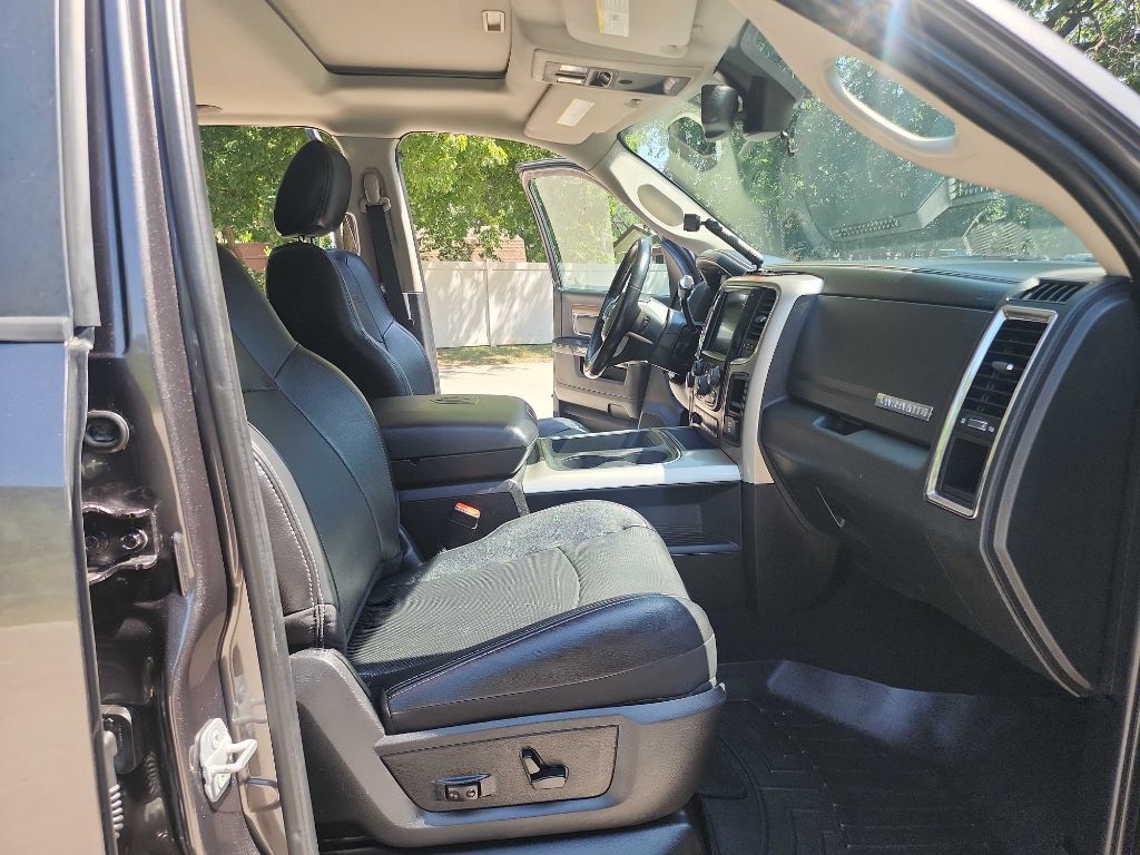 Used 2016 RAM 2500 Laramie AWD/4WD image 40