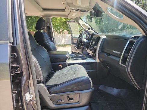 Used 2016 RAM 2500 Laramie AWD/4WD image 40
