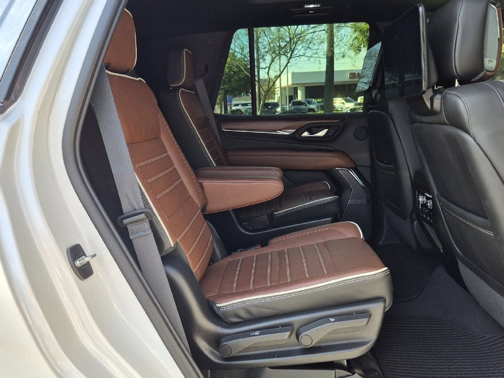 Used 2024 GMC Yukon Denali Ultimate AWD/4WD image 30